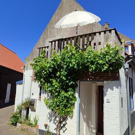 The Cosy Little House With The Sundial Villa Stavenisse Eksteriør bilde