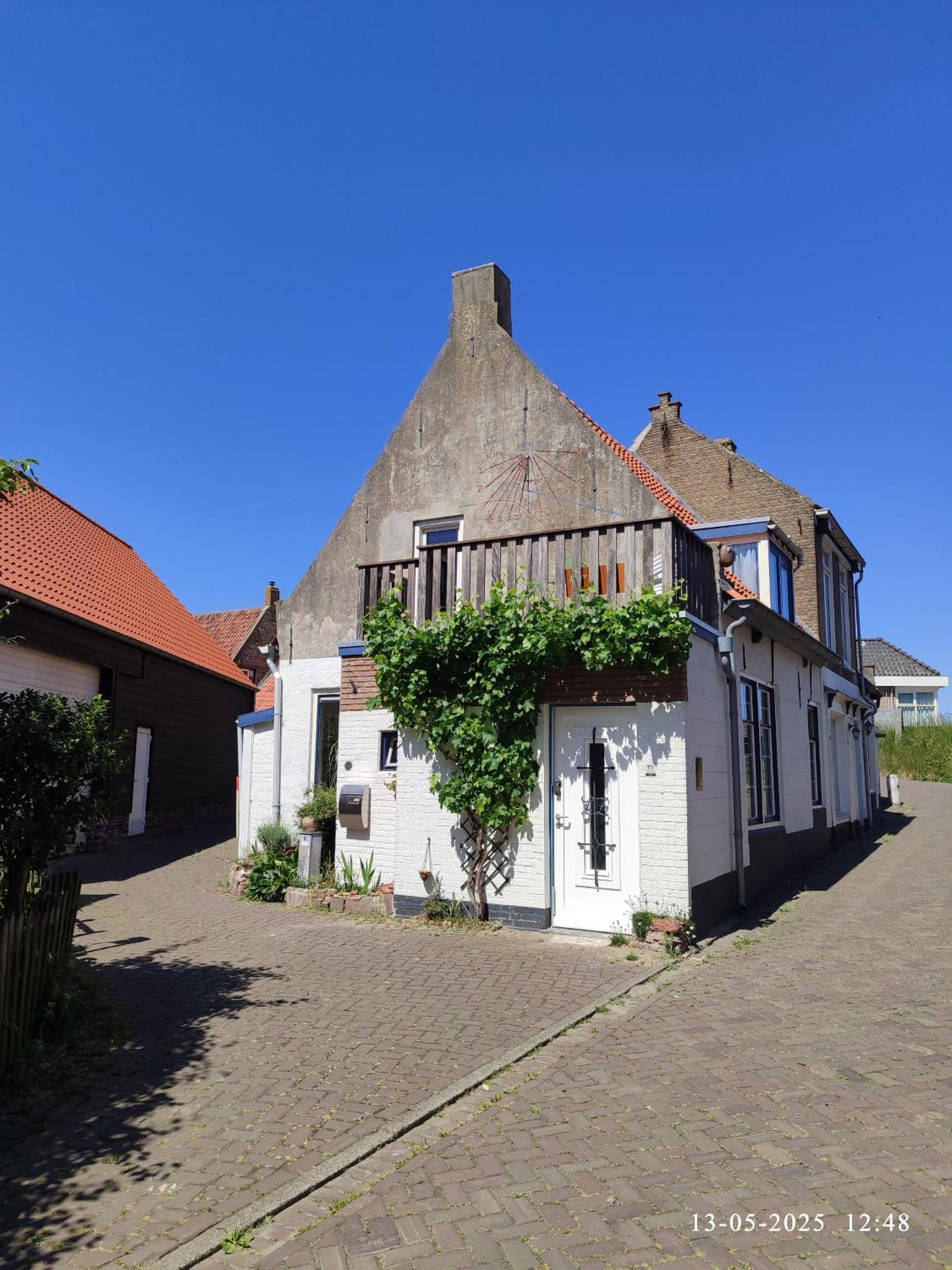 The Cosy Little House With The Sundial Villa Stavenisse Eksteriør bilde