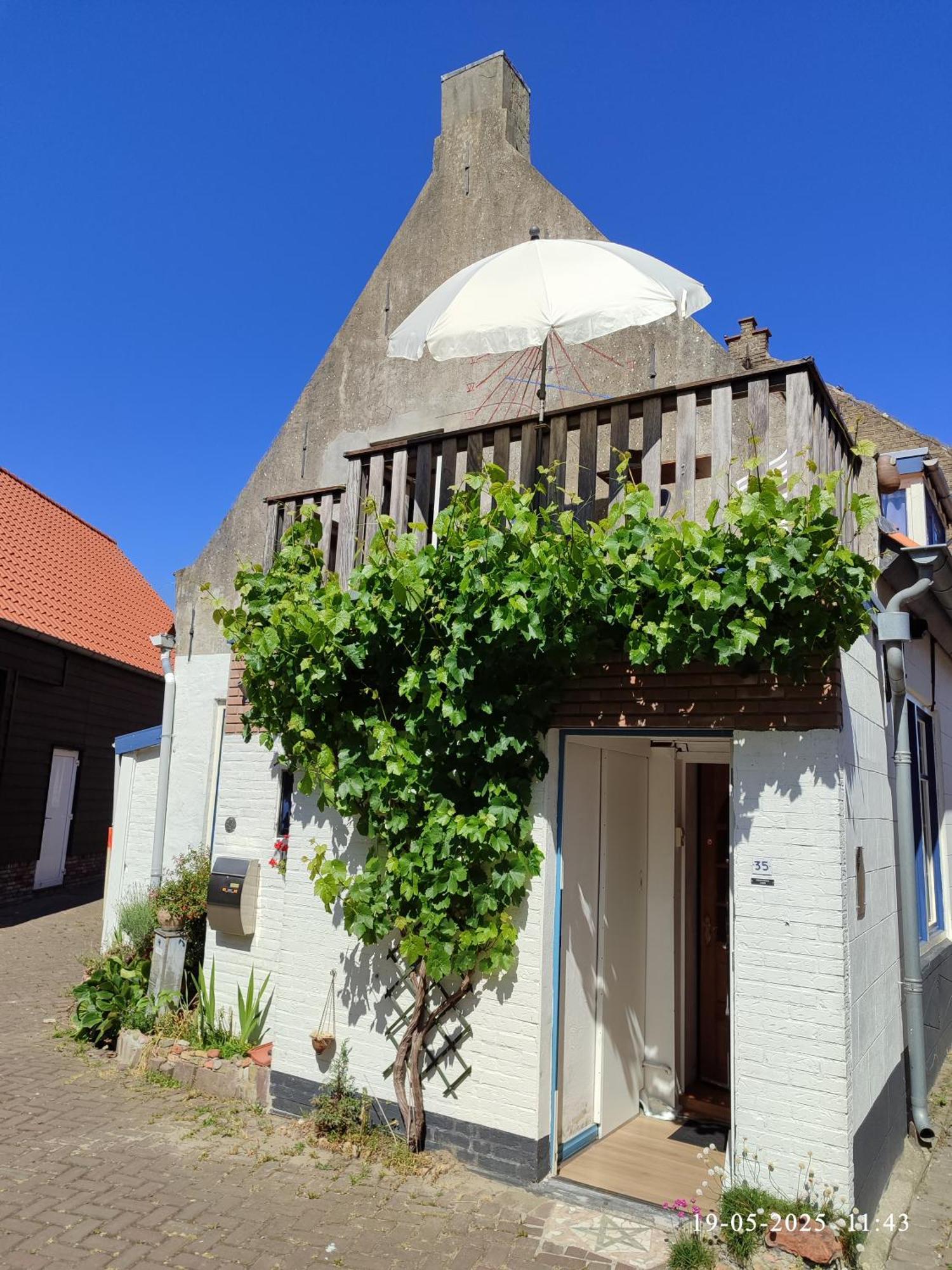 The Cosy Little House With The Sundial Villa Stavenisse Eksteriør bilde